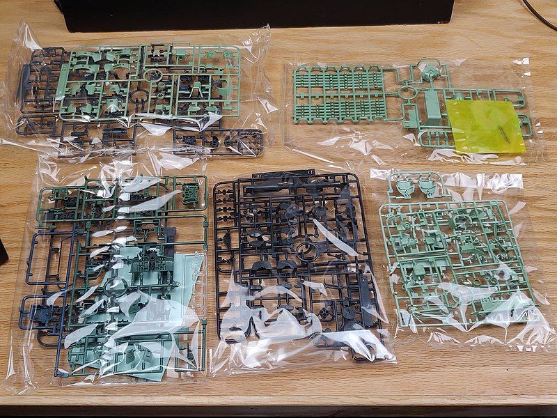 File:Gunpla sprue array.jpg