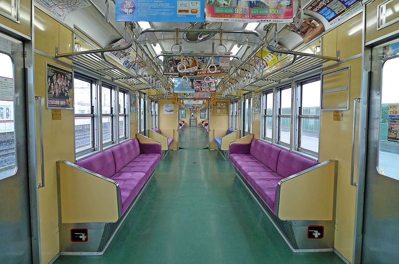 File:Hokuso 7266 inside.JPG