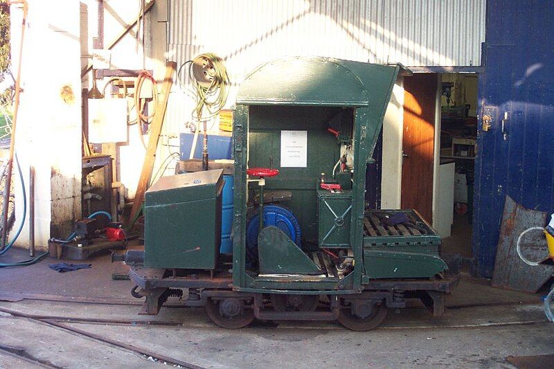 File:Hythe Pier Locomotive.jpg