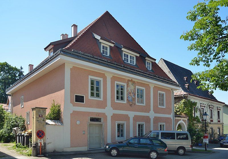 File:Kongregationshaus, Gresten 01.jpg