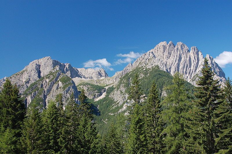 File:Kreuzkofel und Spitzkofel.jpg