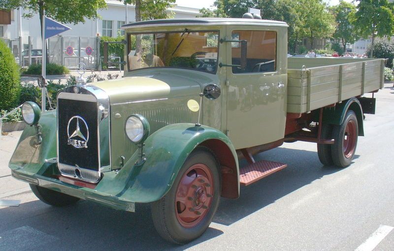 File:Mercedes-lastwagen-1932-Lo 2000.jpg