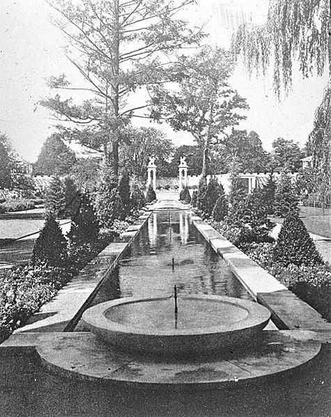 File:Samuel Untermyer Gardens.jpg