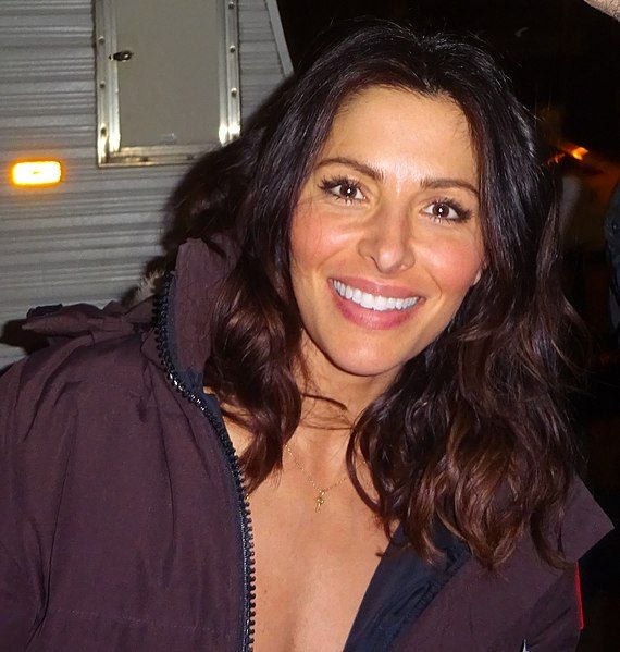 File:Sarah Shahi (26104742945).jpg