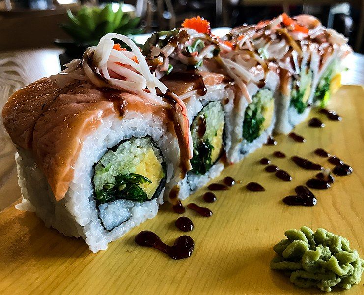 File:Sushi Roll.jpg