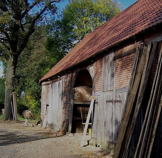 File:UnterBauernSchuppen.JPG