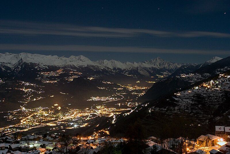 File:Valais from Nendaz.jpg