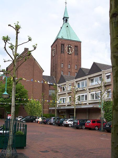 File:Weeze Marktplatz.jpg