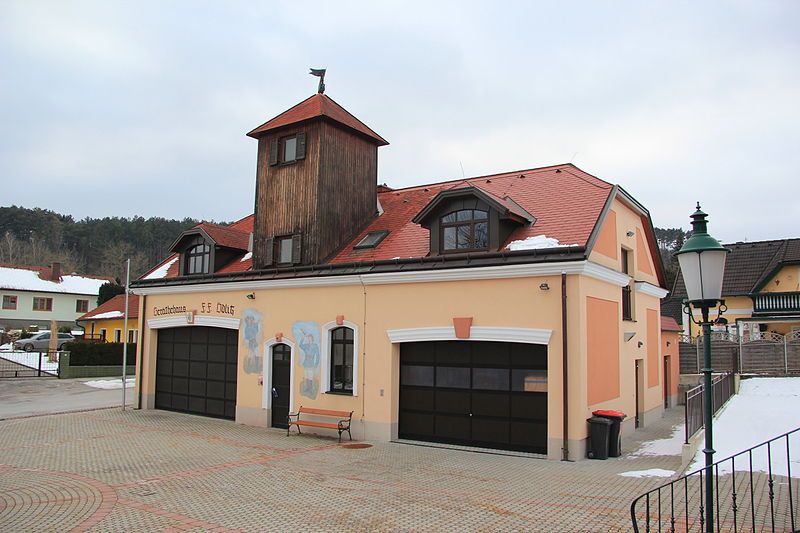 File:Ödlitz-fire station 4635.JPG