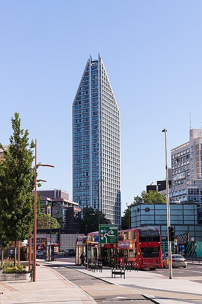 File:251SouthwarkBridgeRd.jpg