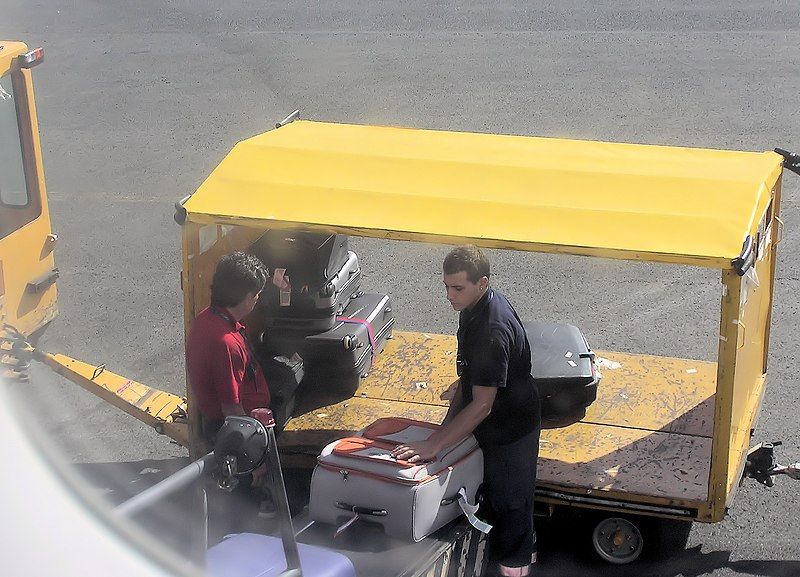 File:Baggage.handling.easyjet.arp.jpg