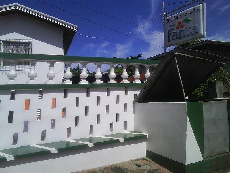 File:Balustrade (Sauteurs, Grenada).jpg