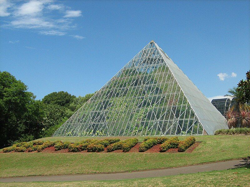 File:Glasshouse.JPG