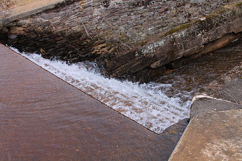 File:Harris Pond Dam.JPG