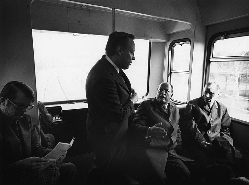 File:Helsinki-metro-inauguration-1972.jpg