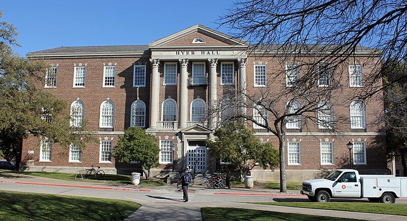 File:Hyer Hall.JPG