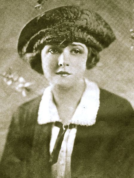 File:Katherine MacDonald 1922.jpg