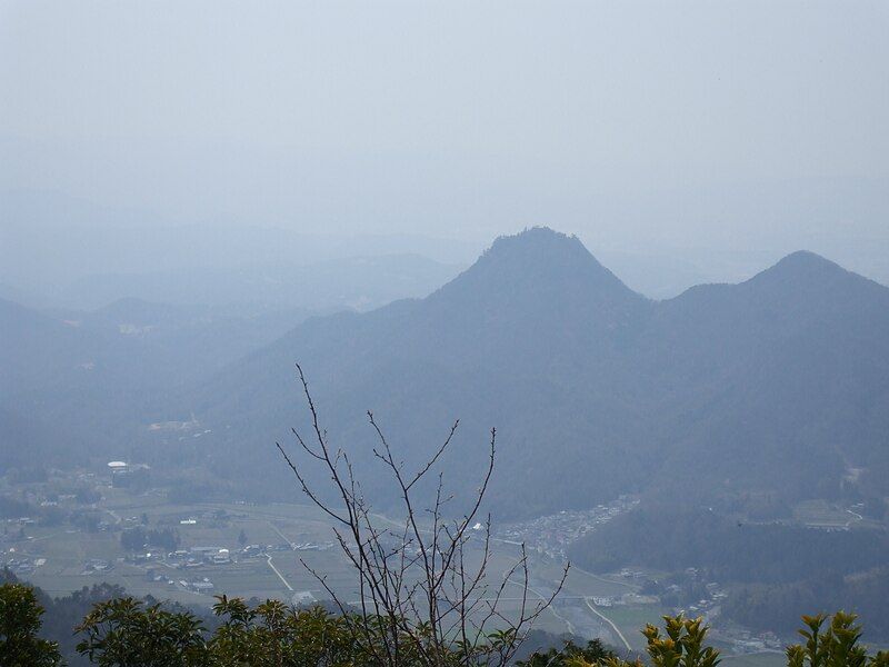 File:Mt Hatsuka.jpg