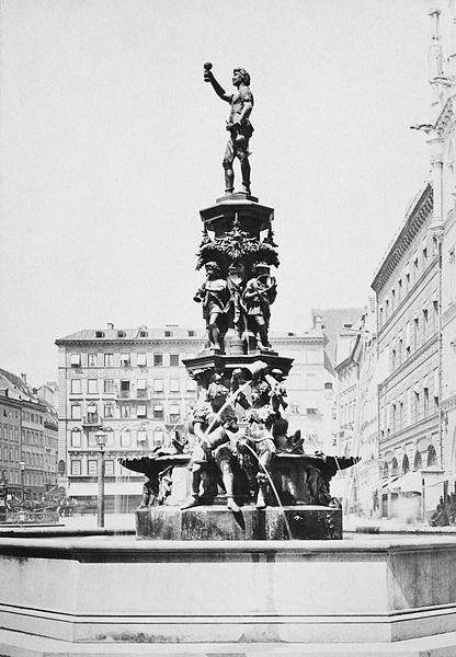 File:Muekknollbrunnen1878x.jpg