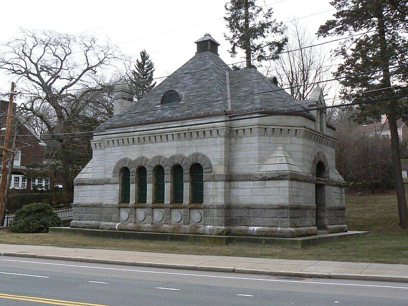 File:NewtonMA SudburyAqueductReservoirGateHouse.jpg