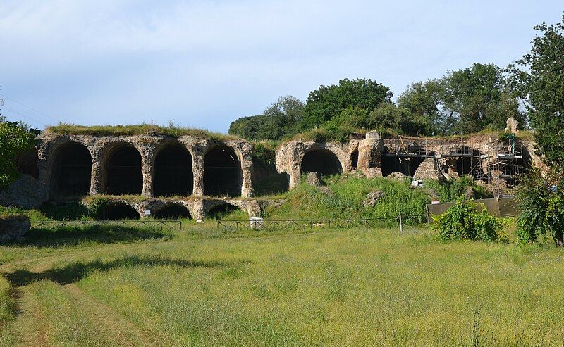 File:Ocriculum, Italy (44933605872).jpg