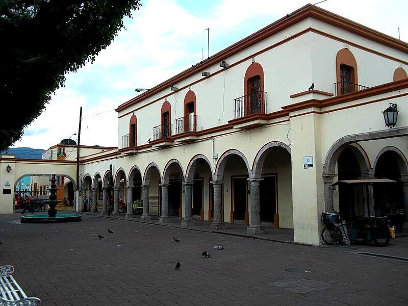 File:PortaIxtlan.jpg