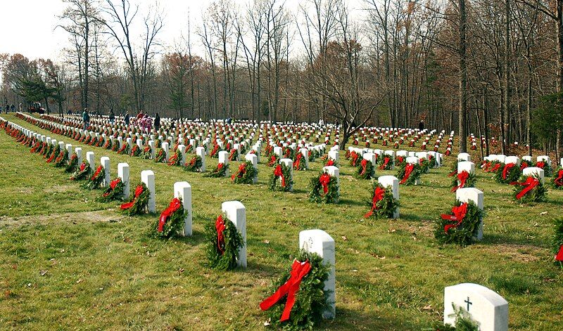 File:Quantico-National-Cemetery-Wreaths-Dec-6-08.jpg