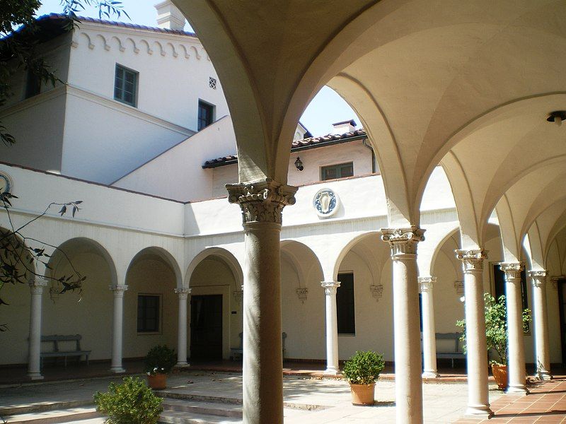 File:Scripps College Courtyard.jpg