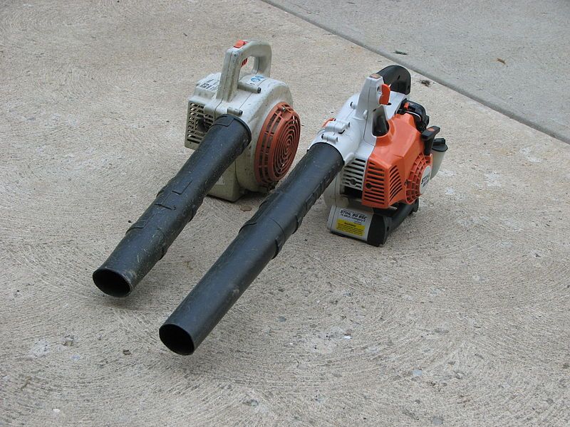 File:Stihlblowers.jpg