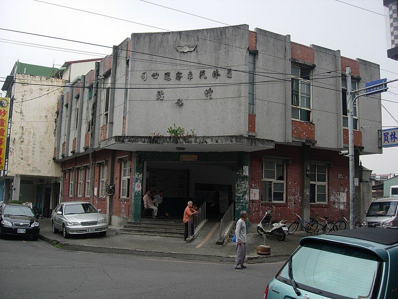 File:YuanlinBusChushanStation1.JPG