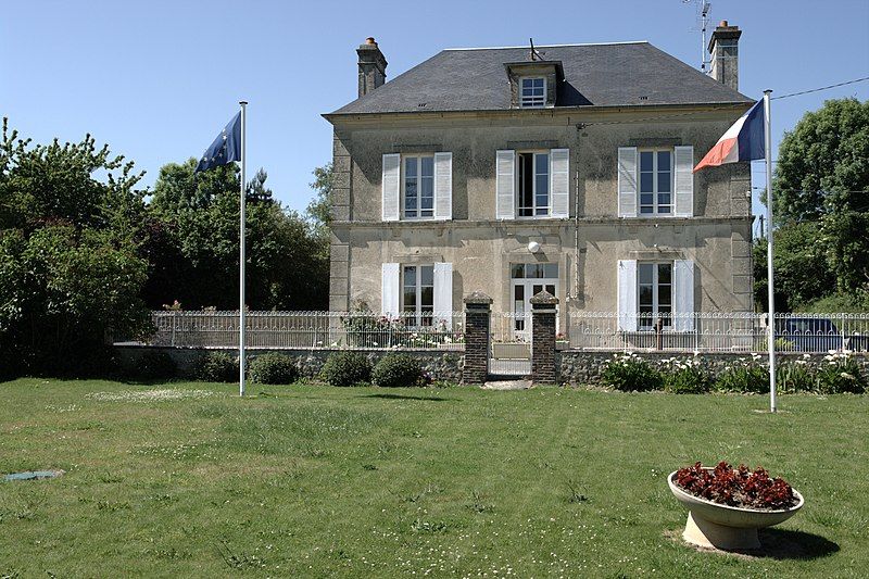 File:Aignerville mairie.jpg