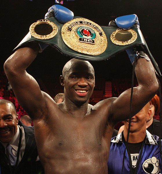 File:AntonioTarverRaiseJuly2011.jpg