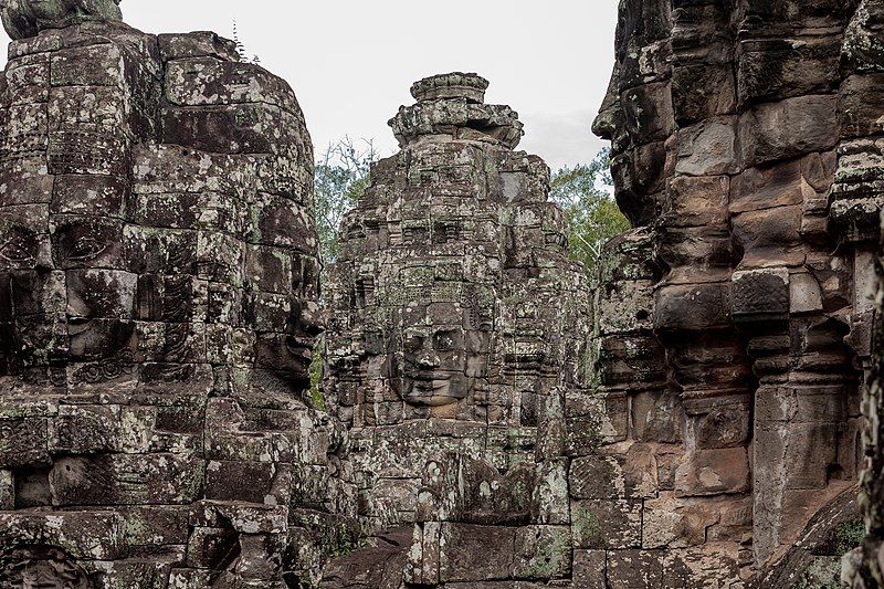 File:Bayon (II).jpg