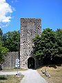 The gate bergfried seen from the castle court