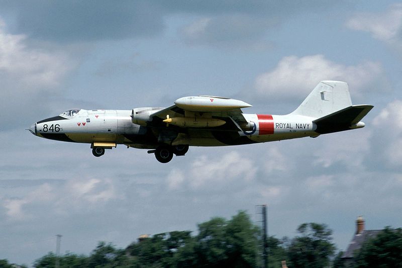 File:Canberra TT18 (16628577520).jpg