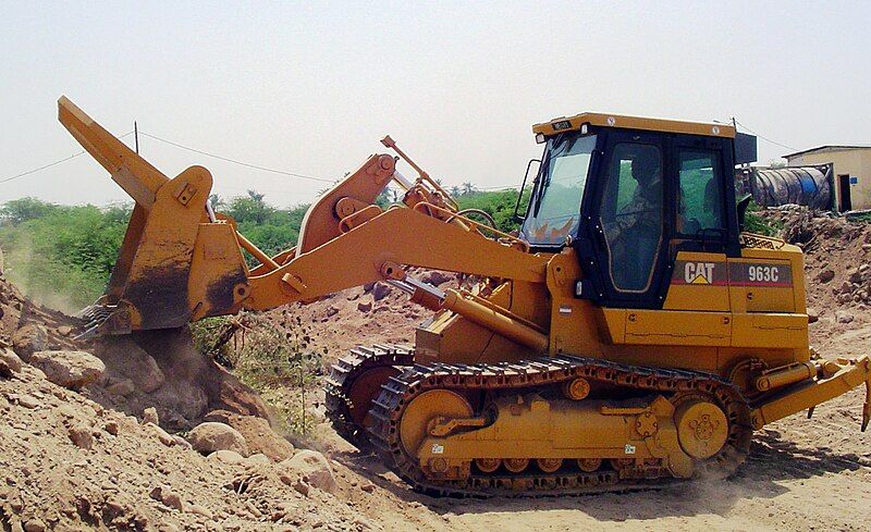 File:Caterpillar track loader.jpg