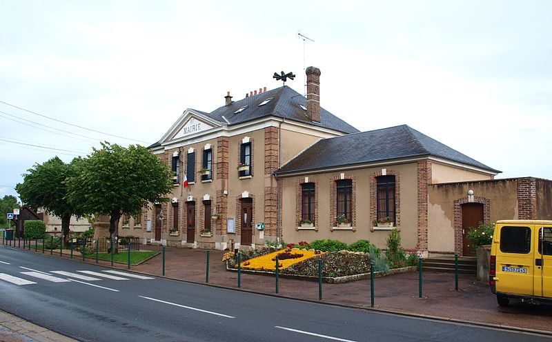 File:Chantecoq-FR-45-mairie-02.JPG