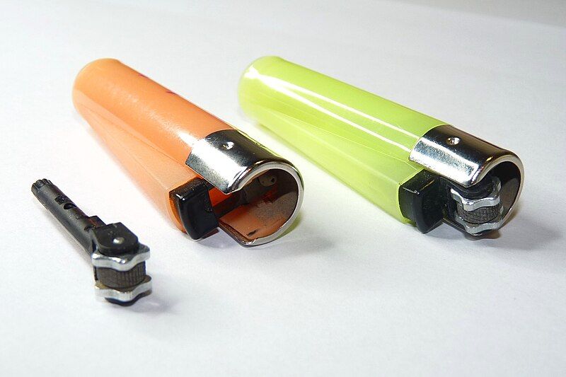 File:Clipper lighters.JPG