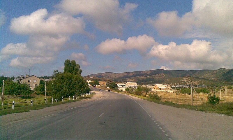 File:Crimea road.jpg