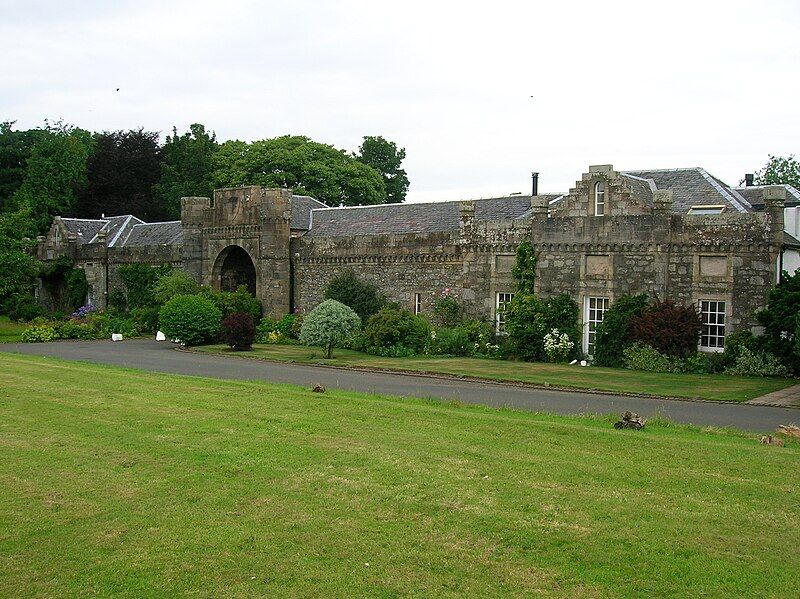 File:Fullarton stables, Troon.JPG