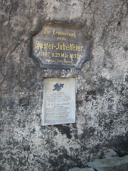 File:Gedenktafel bastei 2007.jpg