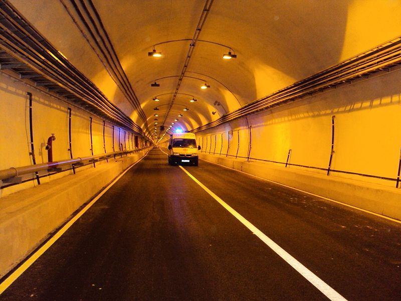 File:Gimry tunnel 7.jpg