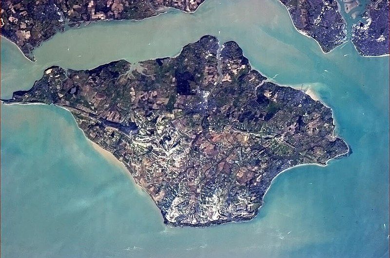 File:IsleOfWightFromTheISS.jpg