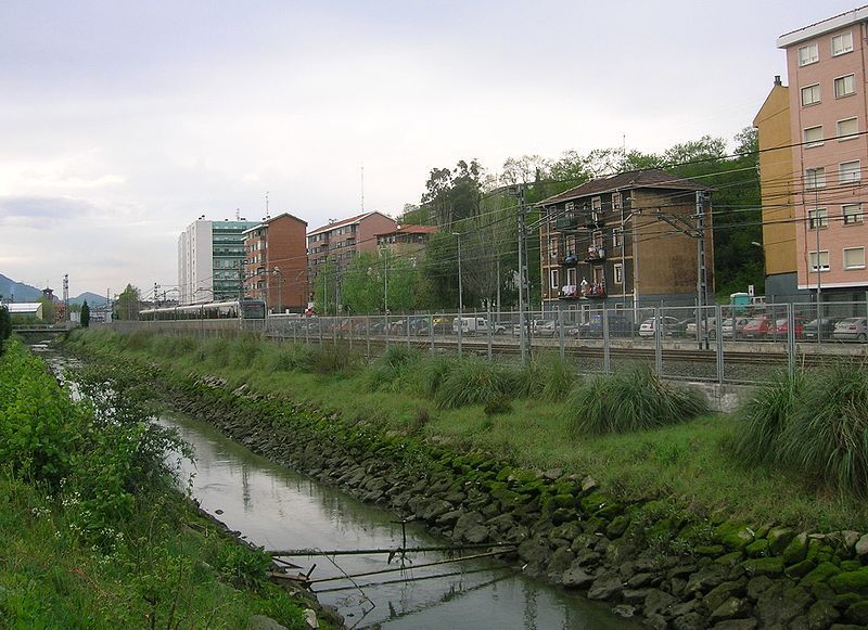 File:Lamiako Gobelas metro.jpg