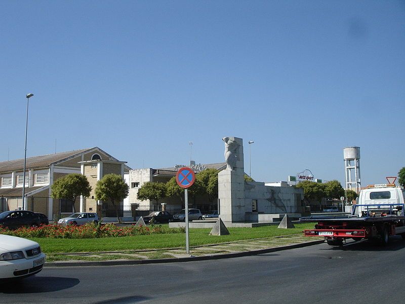 File:MonumentoVendimiaJerez-02341.jpg