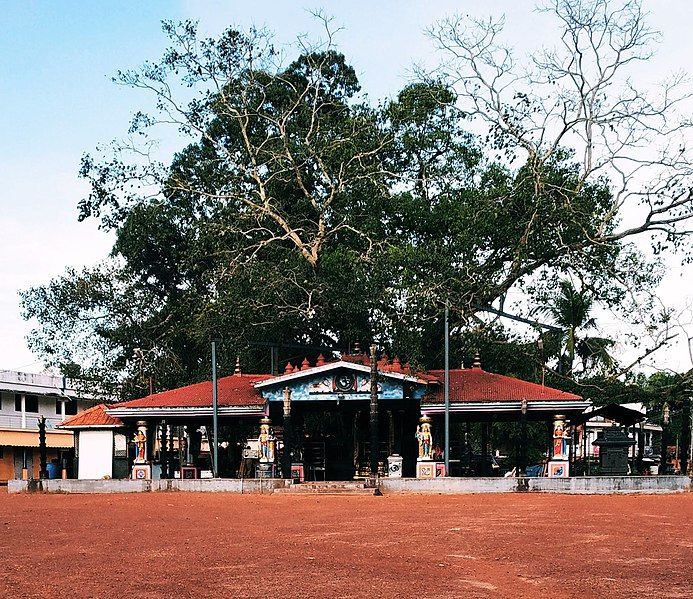 File:Padanilam temple.jpg