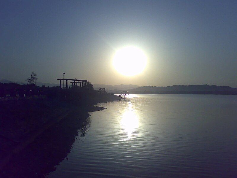 File:SunrisesatRawalLakeIslamabad.jpg