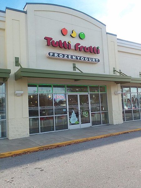 File:TuttiFruttiFrozenYogurt.jpg