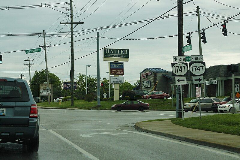 File:US31EsUS150sRoad-KY1747nsSigns (38035241006).jpg