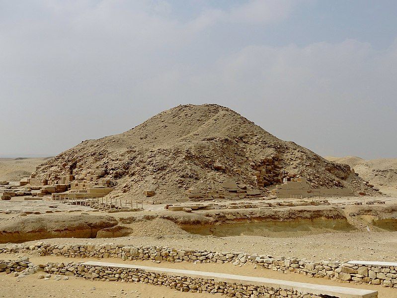 File:Unas-Pyramide (Sakkara) 13.jpg